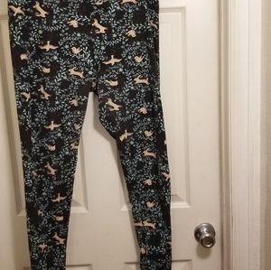 Super cute LuLaRoe Tall & Curvy leggings